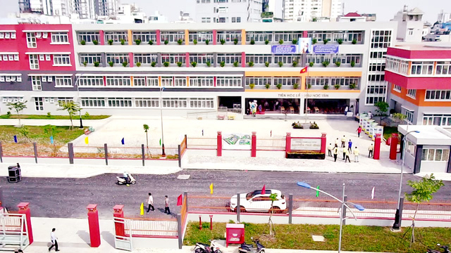 Toàn cảnh mặt tiền Trường THCS Nguyễn Thái Bình. Ảnh: NGUYỄN HƯNG