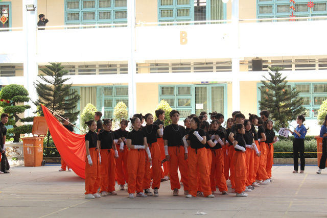 Teen THPT Trần Phú khoe trình flashmob, mong chờ hội trại Xuân- Ảnh 3.