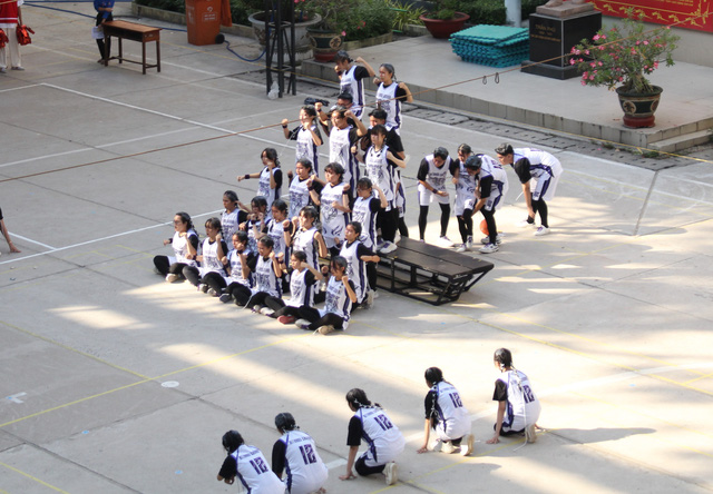 Teen THPT Trần Phú khoe trình flashmob, mong chờ hội trại Xuân- Ảnh 7.