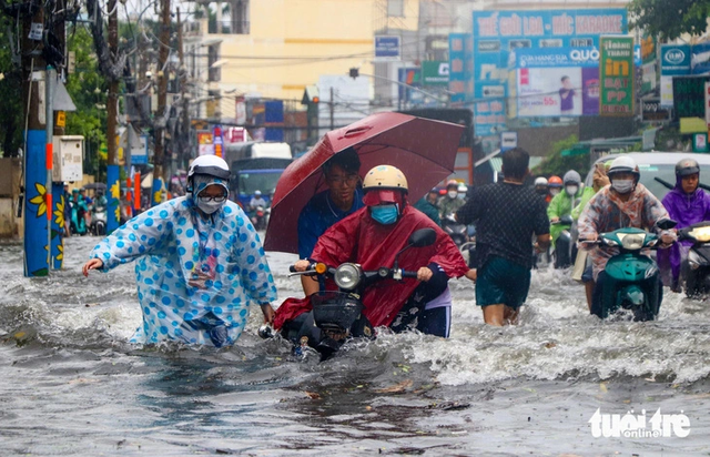 Dự báo thời tiết đêm 11, ngày 12-10: Tây Nguyên, Nam Bộ tiếp tục mưa dông- Ảnh 1.