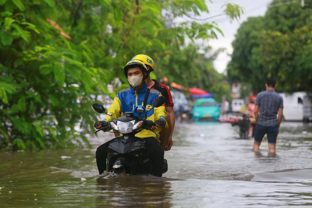 Dự báo thời tiết đêm 17, ngày 18-10: Mưa to ở các tỉnh phía Nam- Ảnh 1.