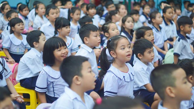 Học trò trường tiểu học Trần Danh Lâm cùng thỏ và rùa học an toàn giao thông- Ảnh 14.