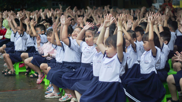 Tiết học giao thông sôi động của học trò Trường tiểu học Lê Văn Thọ- Ảnh 1.