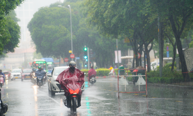 Dự báo thời tiết đêm 6-10, ngày 7-10: Mưa to ở nhiều khu vực- Ảnh 1.