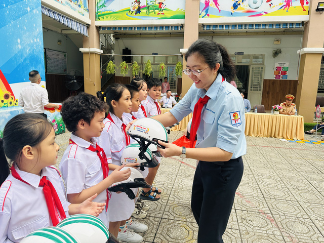 Cùng học trò Trường tiểu học Chi Lăng đến trường an toàn- Ảnh 8.