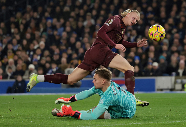 Haaland ghi bàn trở lại cho Man City - Ảnh: REUTERS