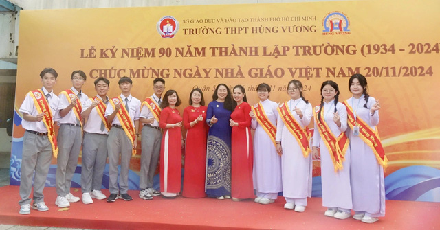 Kỷ niệm 90 năm thành lập Trường THPT Hùng Vương: chặng đường đầy tự hào- Ảnh 1.