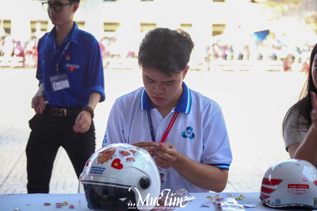 Thanh niên TP.HCM chung tay xây dựng văn hóa giao thông công cộng- Ảnh 4.