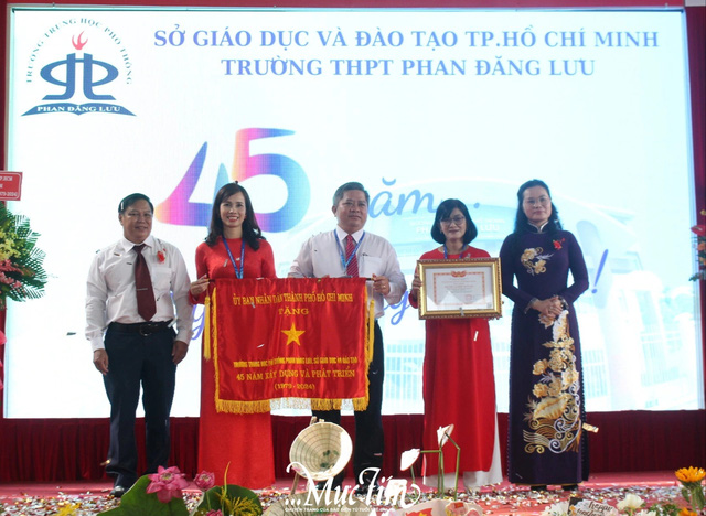 Trường THPT Phan Đăng Lưu mừng sinh nhật tuổi 45- Ảnh 3.