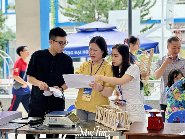 Teen Trường THPT Bùi Thị Xuân học vật lý sáng tạo với mô hình cầu chịu lực- Ảnh 8.