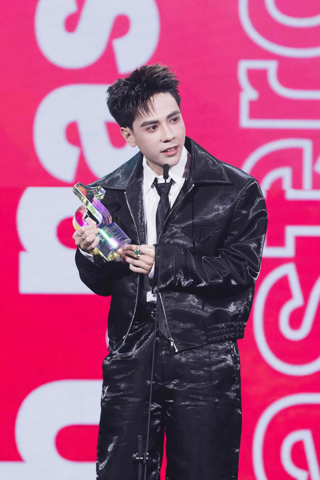 Quang Hùng MasterD thắng giải Nghệ sĩ âm nhạc của năm TikTok Awards 2024- Ảnh 1.