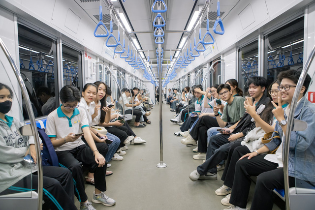 Sinh viên đến ga Metro gần nhất bằng tuyến xe buýt nào?- Ảnh 1.