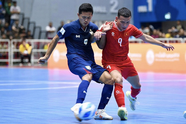 Futsal Việt Nam thắng Thái Lan 3-2 và gặp Australia ở bán kết- Ảnh 1.