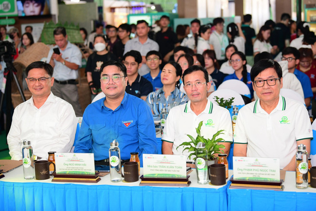 Bạn trẻ, người nổi tiếng hào hứng ‘trẩy hội’ tại Ngày hội Việt Nam Xanh- Ảnh 4.