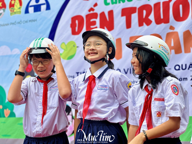 Cùng học trò Trường tiểu học Tô Vĩnh Diện giải mã câu hỏi ‘tại sao phải đội mũ bảo hiểm’- Ảnh 14.