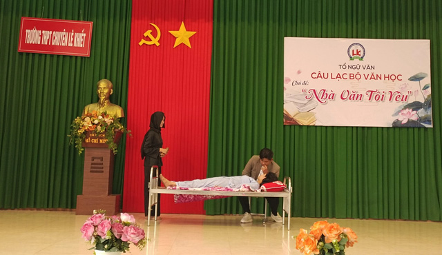 Teen Trường THPT chuyên Lê Khiết khởi động năm mới với Nhà văn tôi yêu- Ảnh 4.