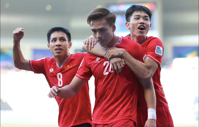 Hai trận đấu giữa tuyển Việt Nam và Indonesia sẽ được trực tiếp trên FPT Play - Ảnh: REUTERS