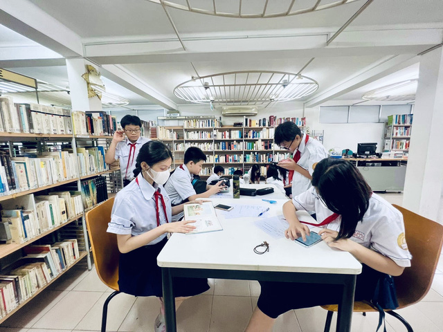 Nhiều bạn học sinh đến thư viện Idecaf học tập, đọc sách - Ảnh: Thư viện THCS Hồng Bàng