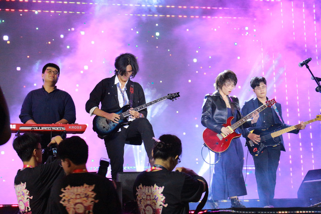 Hàng chục nghệ sĩ đổ bộ sân khấu Tuổi Hồng Minh Khai- Ảnh 8.