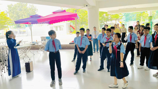 Teen Trường THCS Nguyễn Văn Tố hào hứng làm hướng dẫn viên- Ảnh 5.
