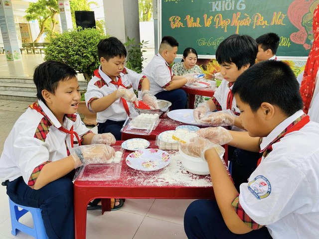 Trường THCS Tân Quý Tây, THCS Phan Tây Hồ rộn ràng mừng 8-3- Ảnh 1.