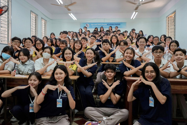 Loạt hoạt động gây quỹ ý nghĩa của teen Trường THPT chuyên Lê Hồng Phong- Ảnh 6.