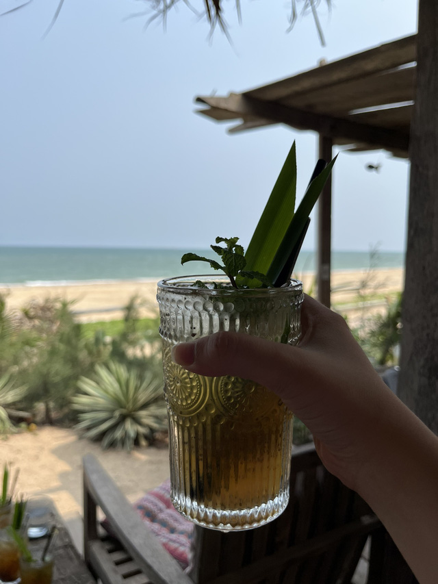 Ăn sáng, uống cà phê view biển là hoạt động không thể bỏ lỡ khi đến Vũng Tàu - Ảnh: THÁI THANH