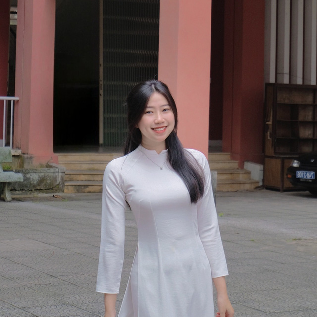 Nữ sinh Quảng Trị Nguyễn Võ Thanh Thanh vừa đạt giải Nhì học sinh giỏi quốc gia môn Ngữ văn năm học 2023- 2024- Ảnh: NVCC