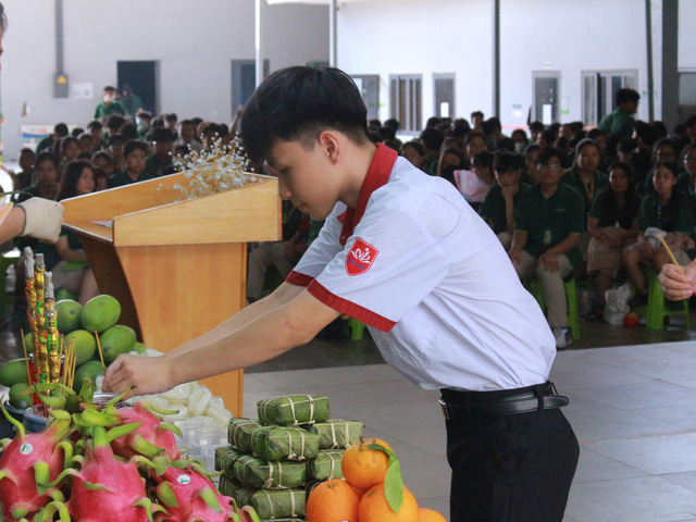 Lễ Giỗ Tổ Hùng Vương ở Trường TH - THCS - THPT Tre Việt - Ảnh 1.
