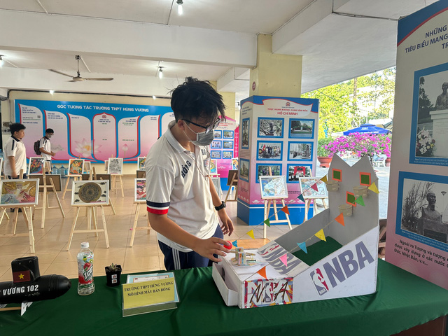Thi đấu cờ người và loạt hoạt động hướng đến ngày Giỗ Tổ tại Trường THPT Hùng Vương- Ảnh 22.