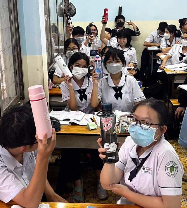 Teen THPT Tam Phú rủ nhau giảm rác thải nhựa- Ảnh 1.