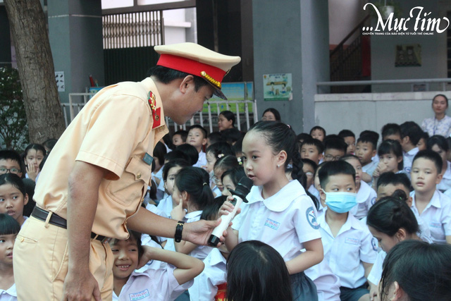 Sáng thứ hai thật hăng say của học trò Trường tiểu học Võ Thị Sáu- Ảnh 1.