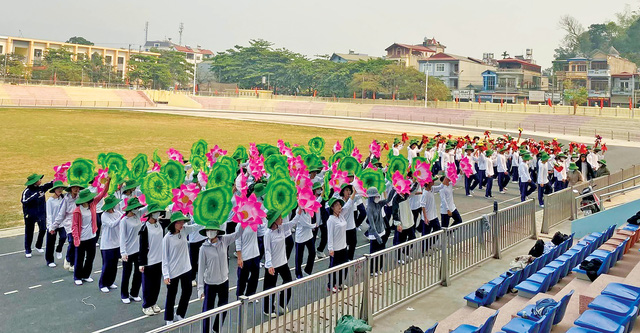 Teen THPT Lương Thế Vinh mừng chiến thắng Điện Biên Phủ bằng loạt hoạt động ý nghĩa- Ảnh 1.