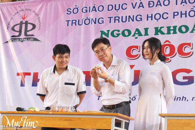 Học sinh Trường THPT Phan Đăng Lưu thử thách thả trứng không vỡ- Ảnh 1.