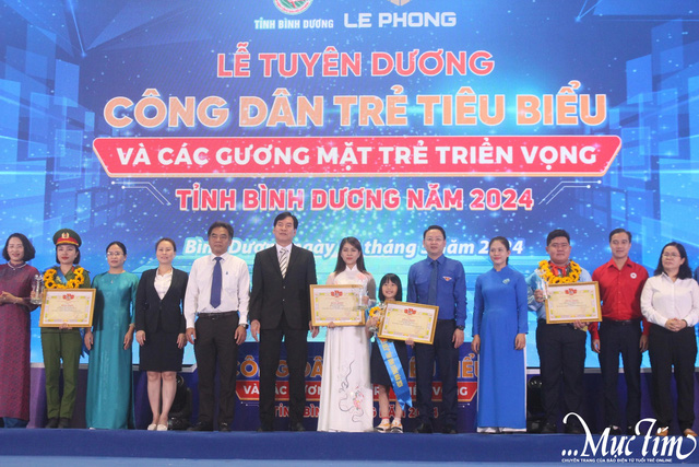 Bình Dương tuyên dương 11 Công dân trẻ tiêu biểu- Ảnh 1.