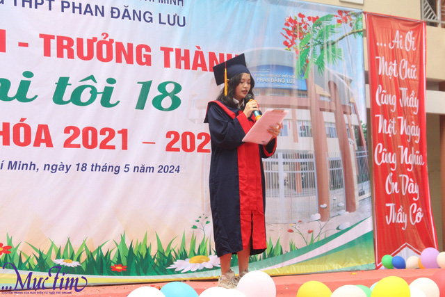 Lễ tri ân trưởng thành đầy cảm xúc của teen Trường THPT Phan Đăng Lưu- Ảnh 6.