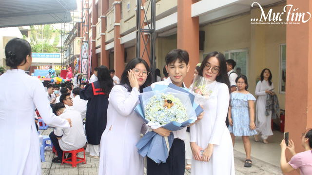 Lễ tri ân trưởng thành đầy cảm xúc của teen Trường THPT Phan Đăng Lưu- Ảnh 19.