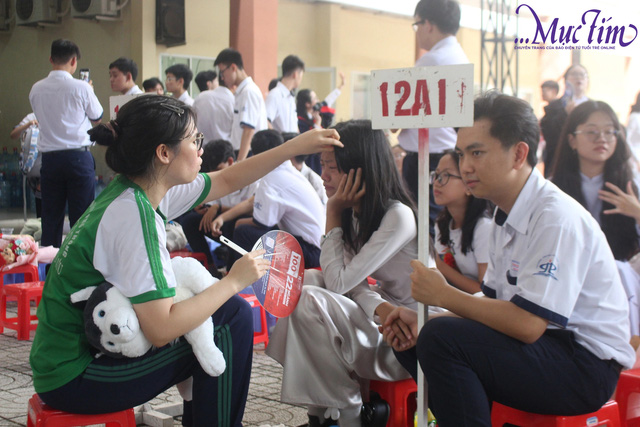 Lễ tri ân trưởng thành đầy cảm xúc của teen Trường THPT Phan Đăng Lưu- Ảnh 20.