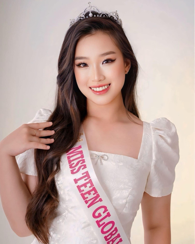 Nữ sinh lớp 10 Trường THPT Nguyễn Hiền thi Miss Teen Global 2024- Ảnh 1.