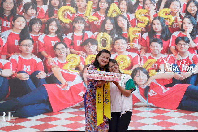 Đong đầy cảm xúc trong lễ tri ân và trưởng thành của teen Trường THPT chuyên Lê Hồng Phong- Ảnh 4.