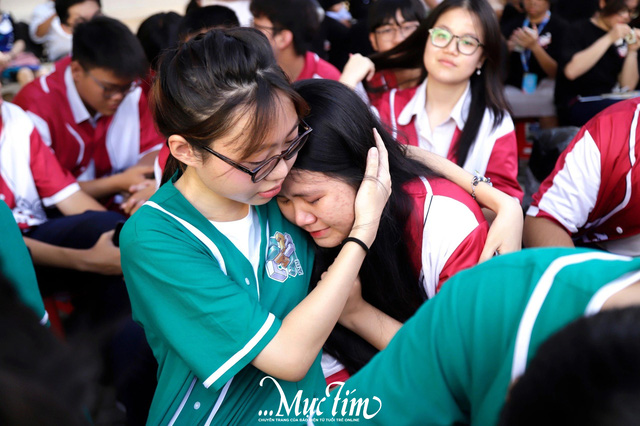 Đong đầy cảm xúc trong lễ tri ân và trưởng thành của teen Trường THPT chuyên Lê Hồng Phong- Ảnh 9.