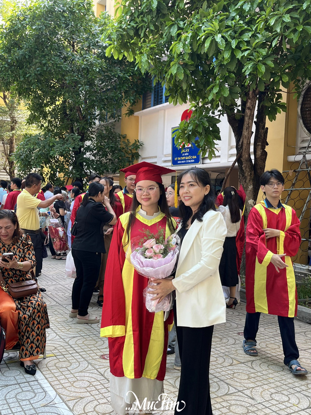 Khoảnh khắc tuyệt vời trong lễ tri ân trưởng thành của Trường THPT Bình Phú- Ảnh 26.