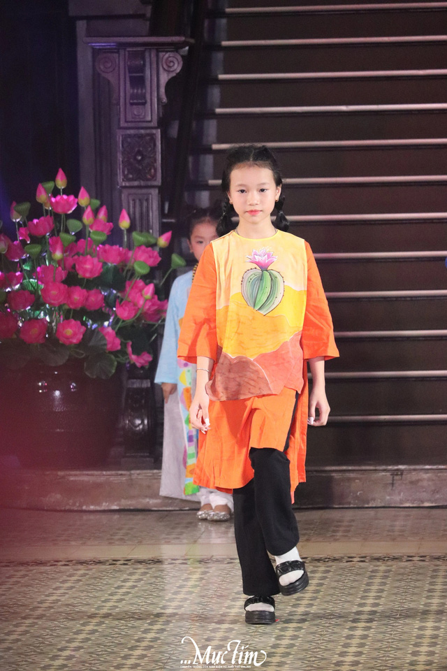 Mãn nhãn với màn trình diễn áo dài của mẫu nhí tại Lễ hội Thiếu nhi KIDS Fest 2024- Ảnh 16.
