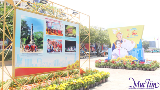 Người dân, du khách ấn tượng với triển lãm về Điện Biên Phủ tại Phố đi bộ Nguyễn Huệ- Ảnh 2.