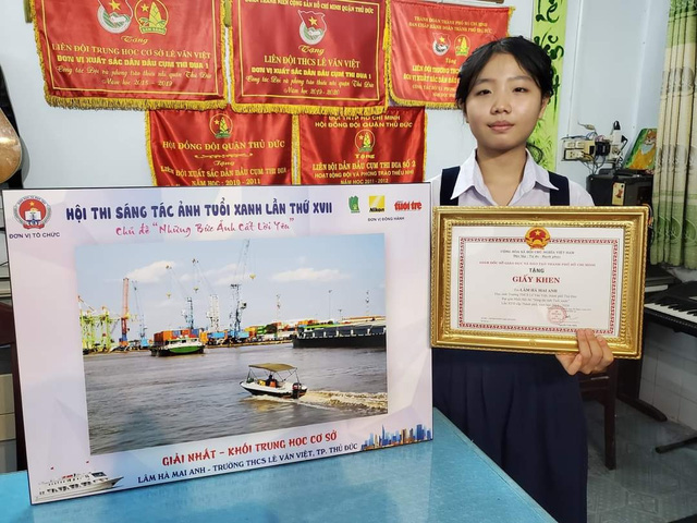 Nữ sinh Trường THCS Lê Văn Việt đạt giải nhất hội thi sáng tác ảnh Tuổi Xanh- Ảnh 1.