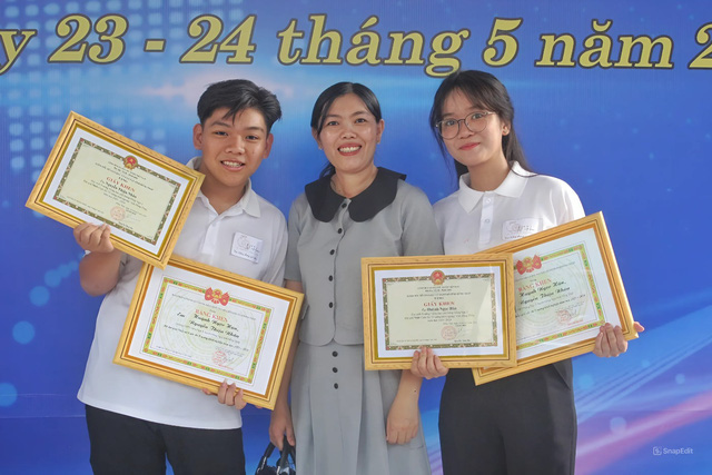 Đôi bạn Trường THPT Hồng Ngự 3 (Đồng Tháp) giành giải nhất Ý tưởng khởi nghiệp- Ảnh 1.