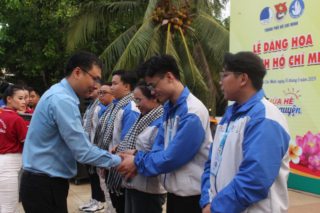 Ra quân hoạt động tình nguyện hè tại Lào và huyện đảo Phú Quý- Ảnh 5.