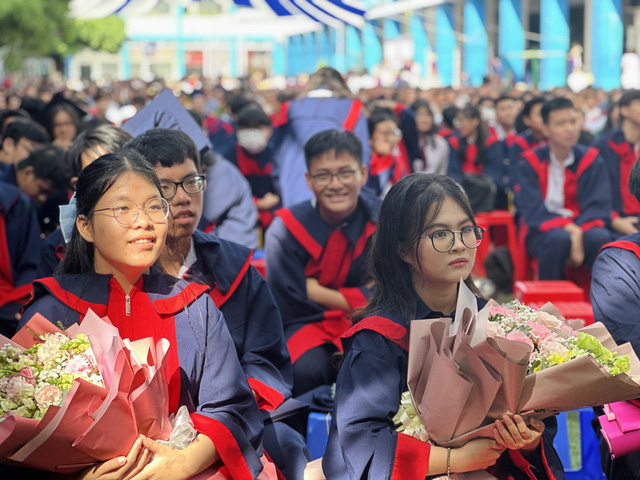 Âm vang của 3 tiếng trống trường tại lễ tri ân trưởng thành Trường THPT Bùi Thị Xuân- Ảnh 8.