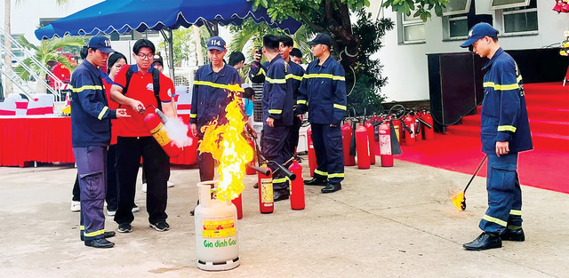 Chiến sĩ Hoa phượng đỏ học kỹ năng, tăng niềm vui- Ảnh 2.