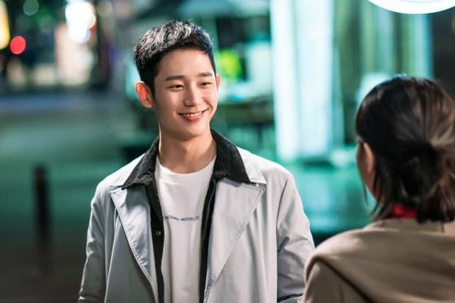 Điểm lại bộ sưu tập vai diễn ấn tượng của Jung Hae In- Ảnh 1.